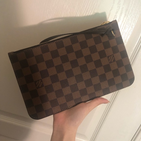 BRAND NEW Neverfull MM Damier Ebene Pouch/Wristlet - Picture 7 of 10